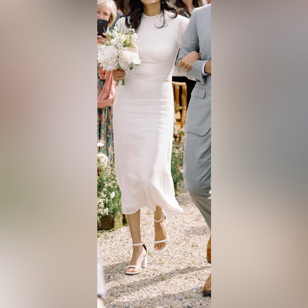 Dusk Dress in ivory by Reformation - excellent condition- worn once!! - Picture 8 of 10
